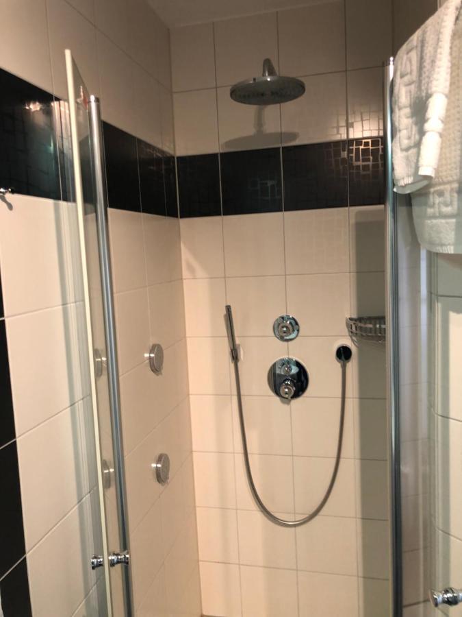 Hotel Garni Rabennest Браубах Экстерьер фото